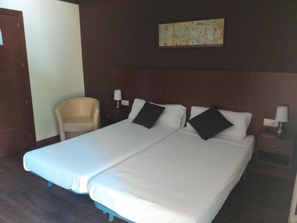Hostal Sant Marçal Amer Dış mekan fotoğraf